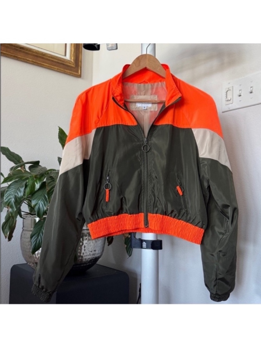 Women’s  Full zip Track Jacket Sz M Crop Short Lightweight Neon Colorblock Mock